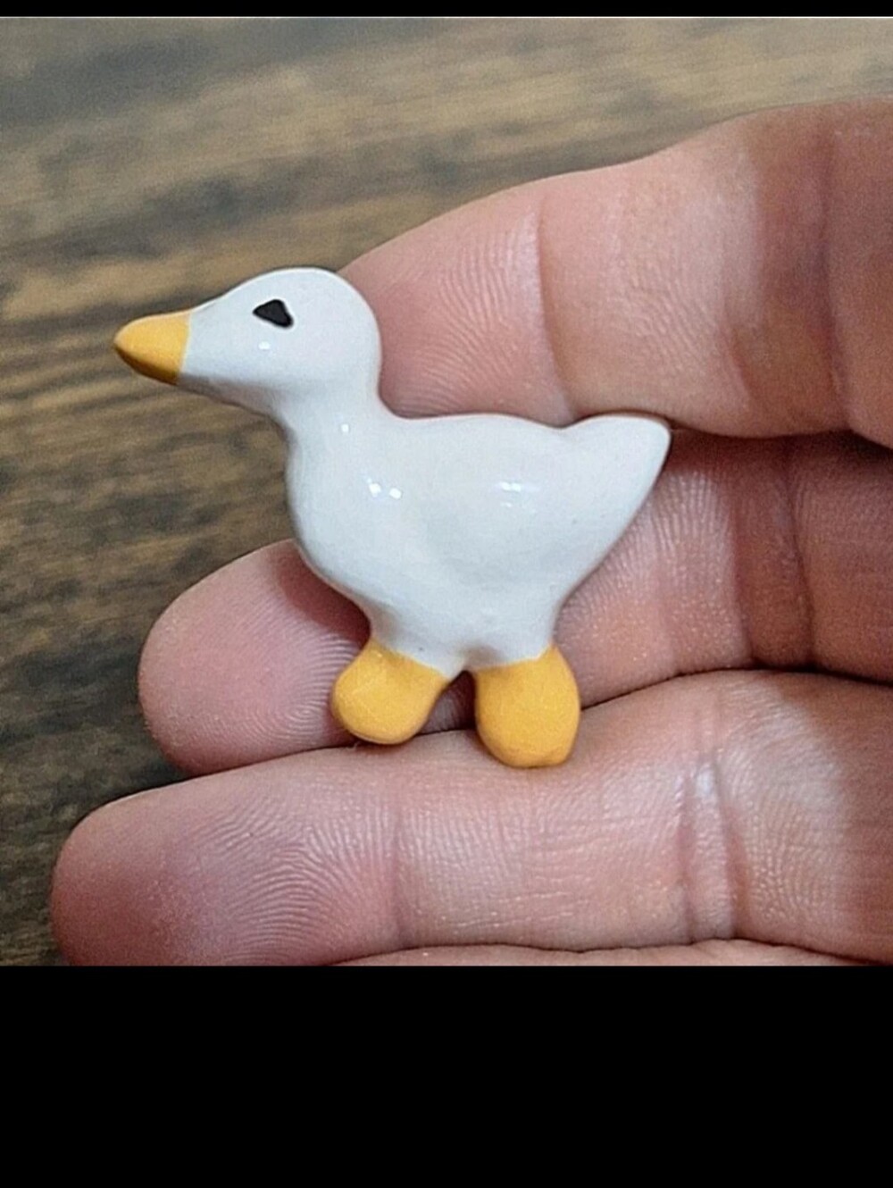 1990s Ceramic Duck Pin/Brooch.
